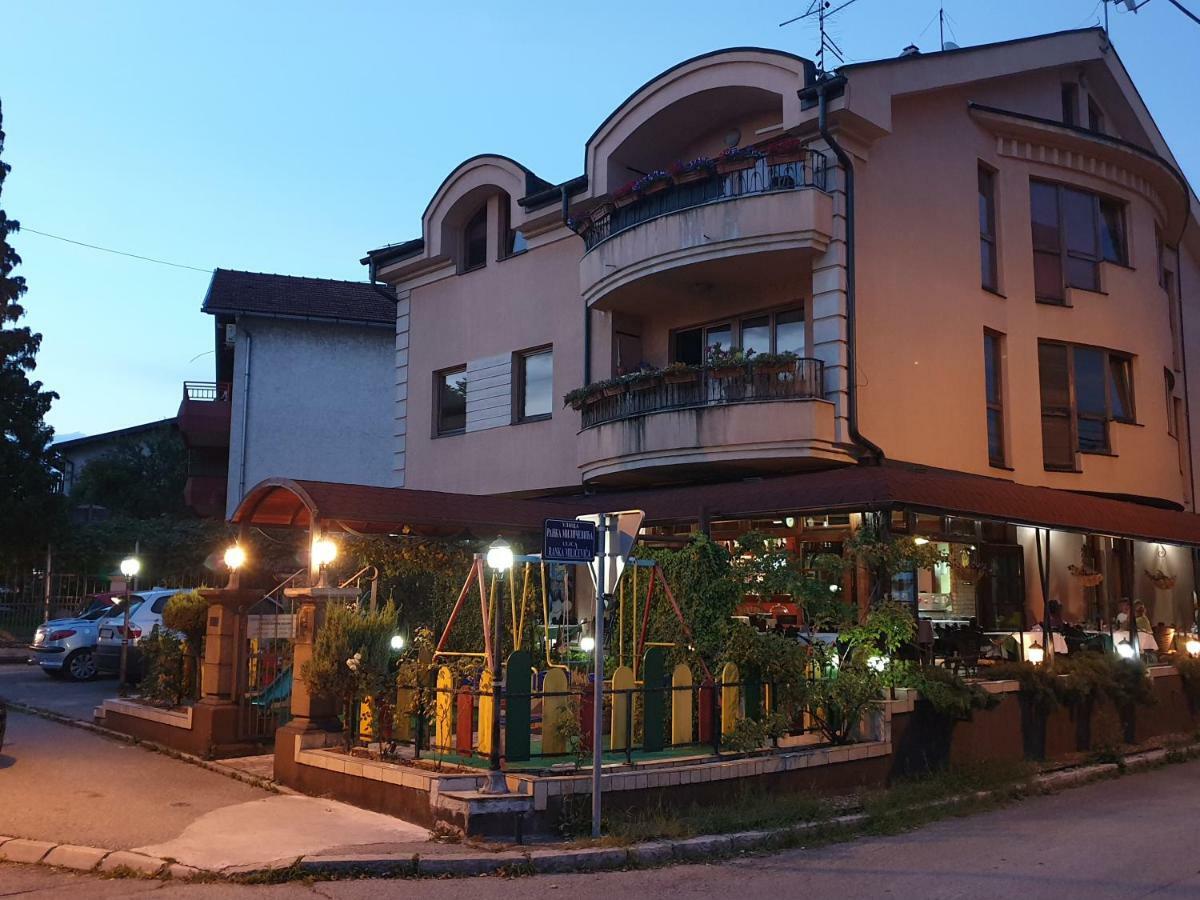Green And Blue Apartments Banja Luka Exterior foto