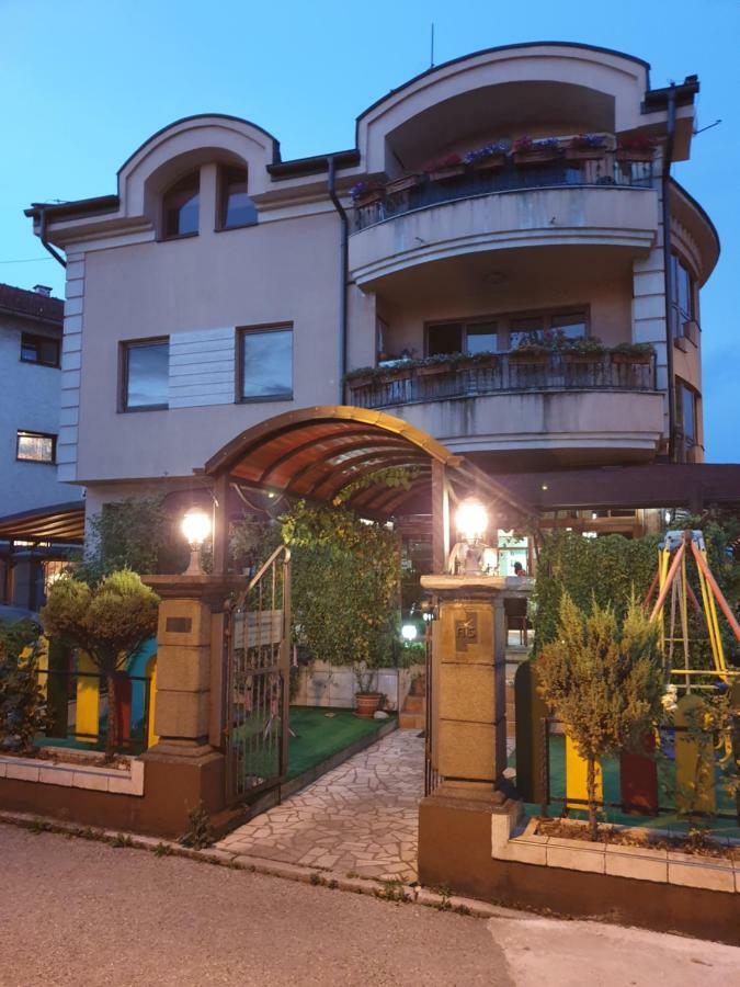 Green And Blue Apartments Banja Luka Exterior foto